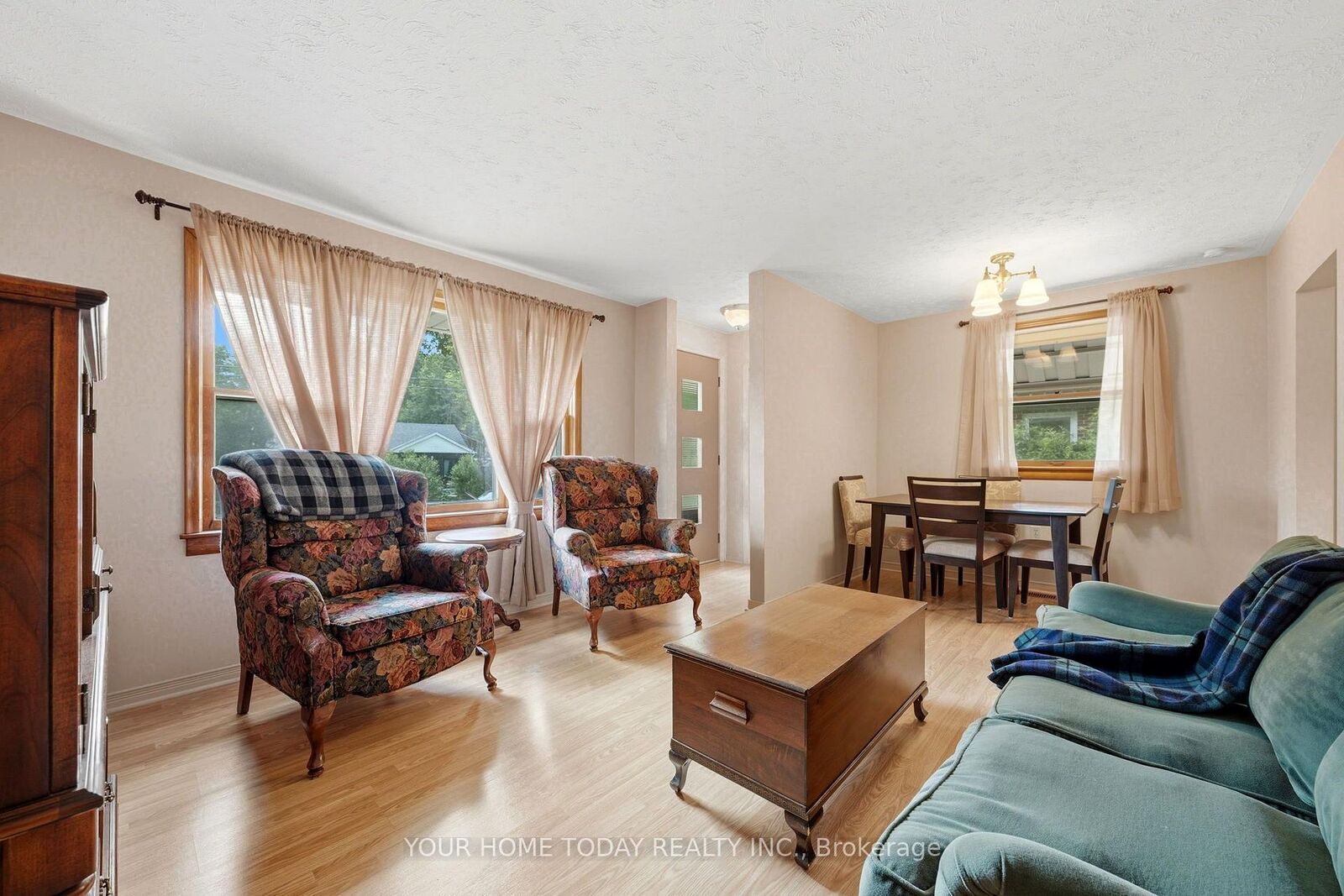Property Photo:  32 Dayfoot Drive  ON L7G 2L1 