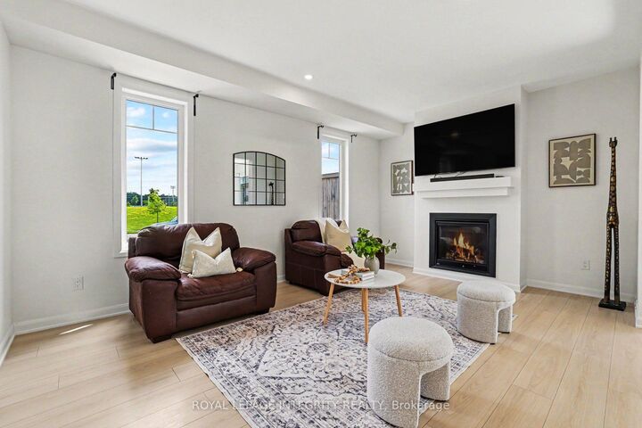 Property Photo: 301 Cloyne Crescent ON K2J 6W3