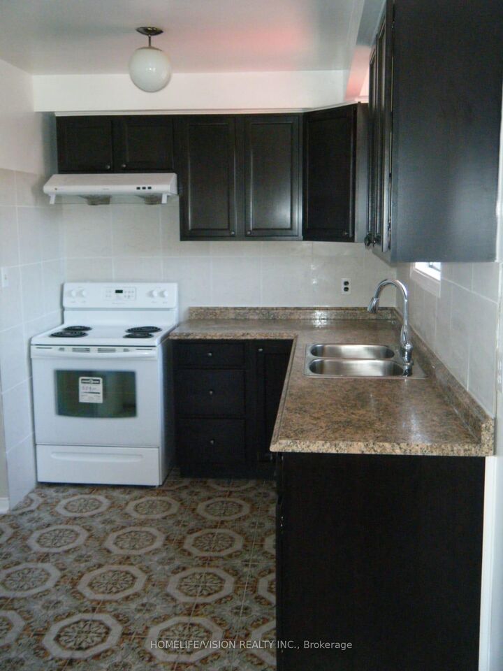 Property Photo:  3766 Darla Drive E  ON L4T 2C9 