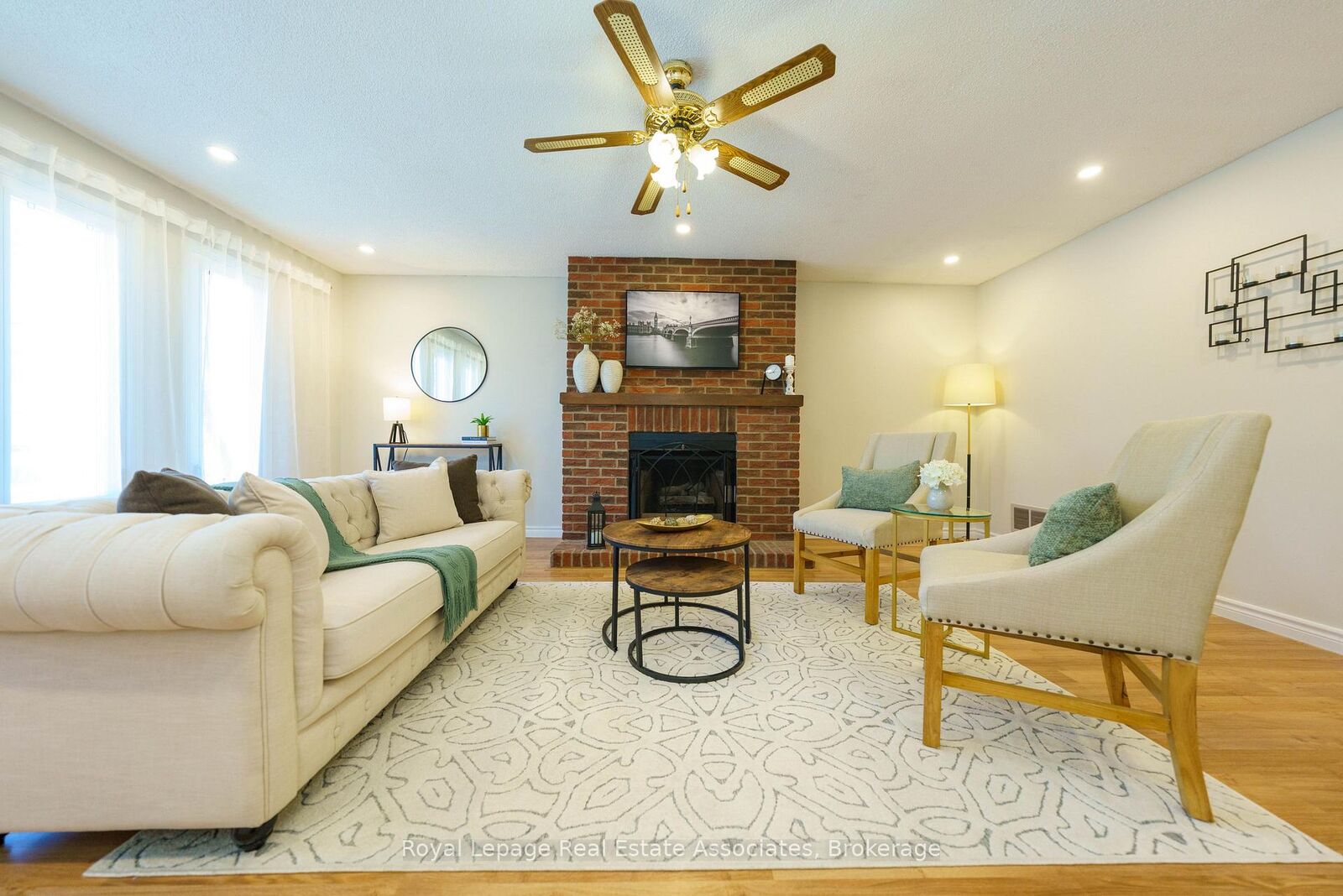 Property Photo: 6763 Dolmage Court ON L5N 4V9