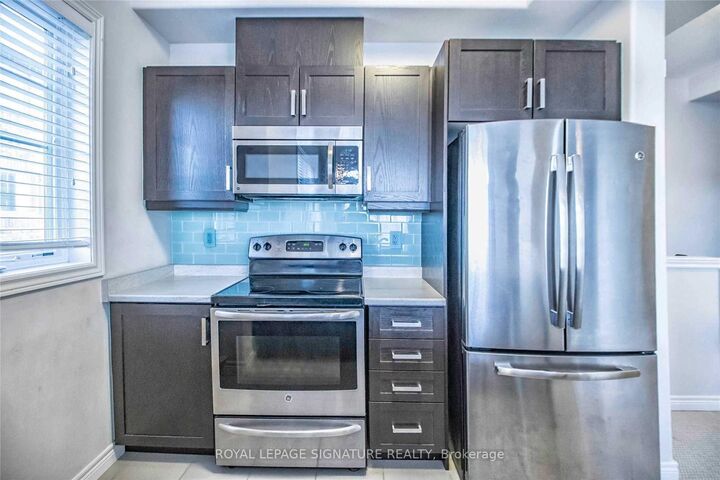 Property Photo:  225 Westbank Trail  ON L8J 0H4 