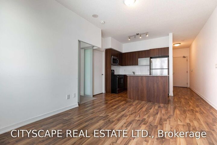 Property Photo:  55 East Liberty Street 1912  ON M6K 3P5 