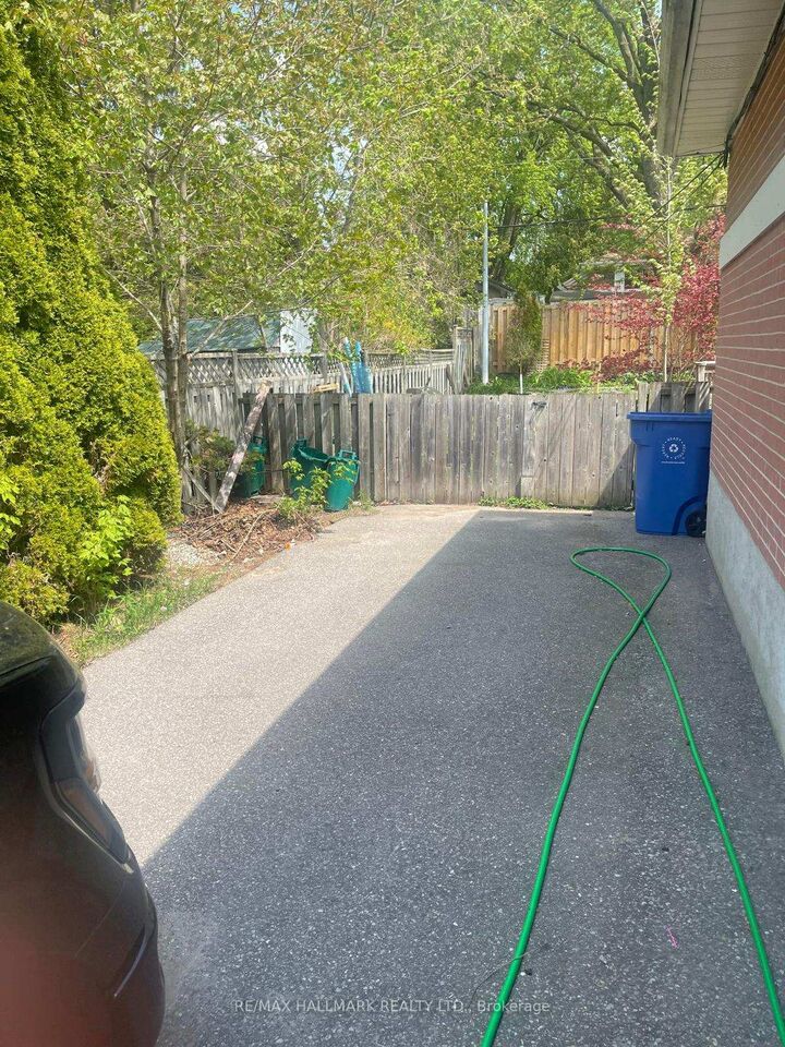 Property Photo:  61 Aurora Heights Drive Lower  ON L4G 2W6 