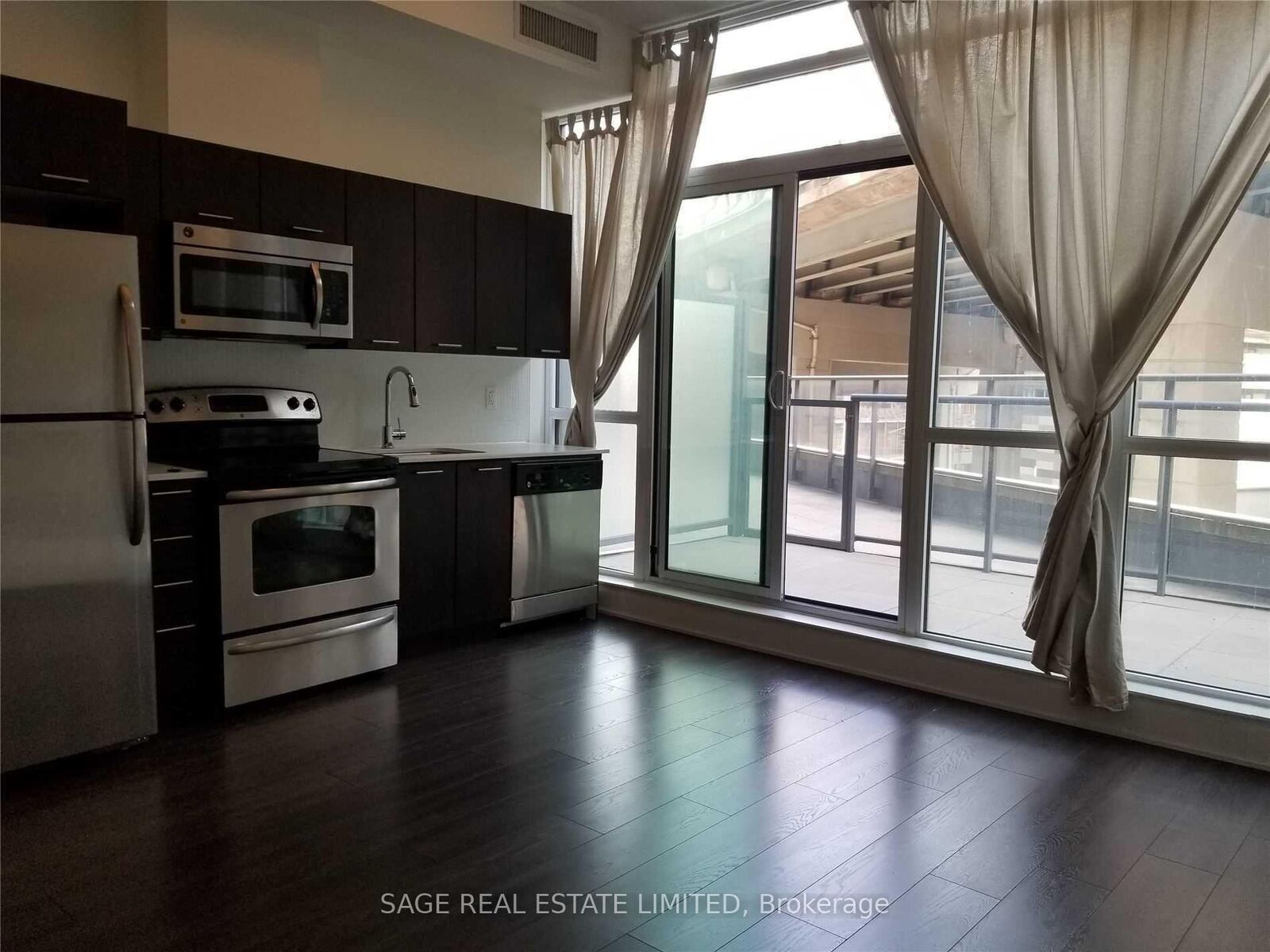 Property Photo:  169 Fort York Boulevard 220  ON M5V 0C8 