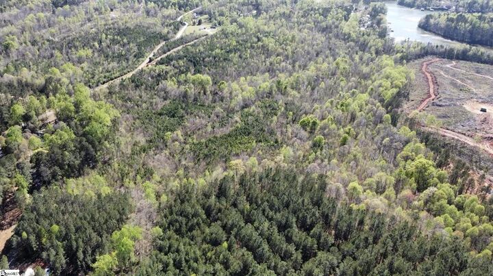 Property Photo: 320 Fishers Cove Road SC 29643
