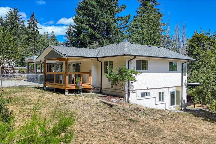 2170 Elizabeth St — photo 1