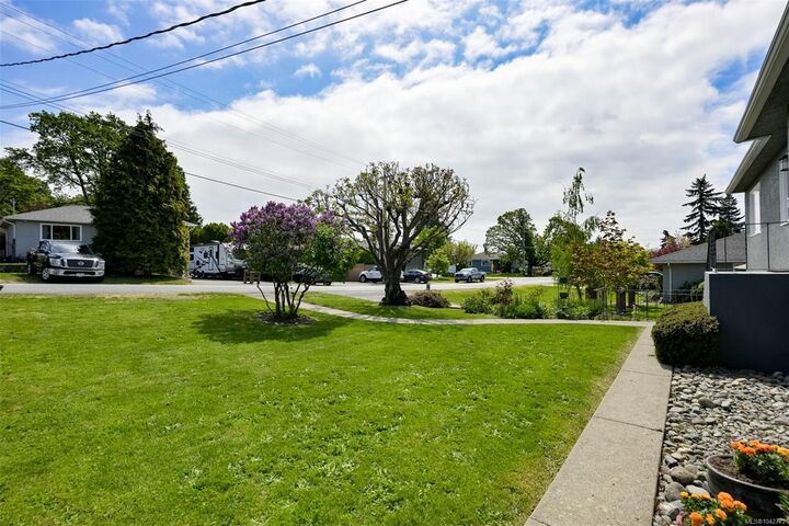 Property Photo:  3746 Seaton St  BC V8X 3W4 