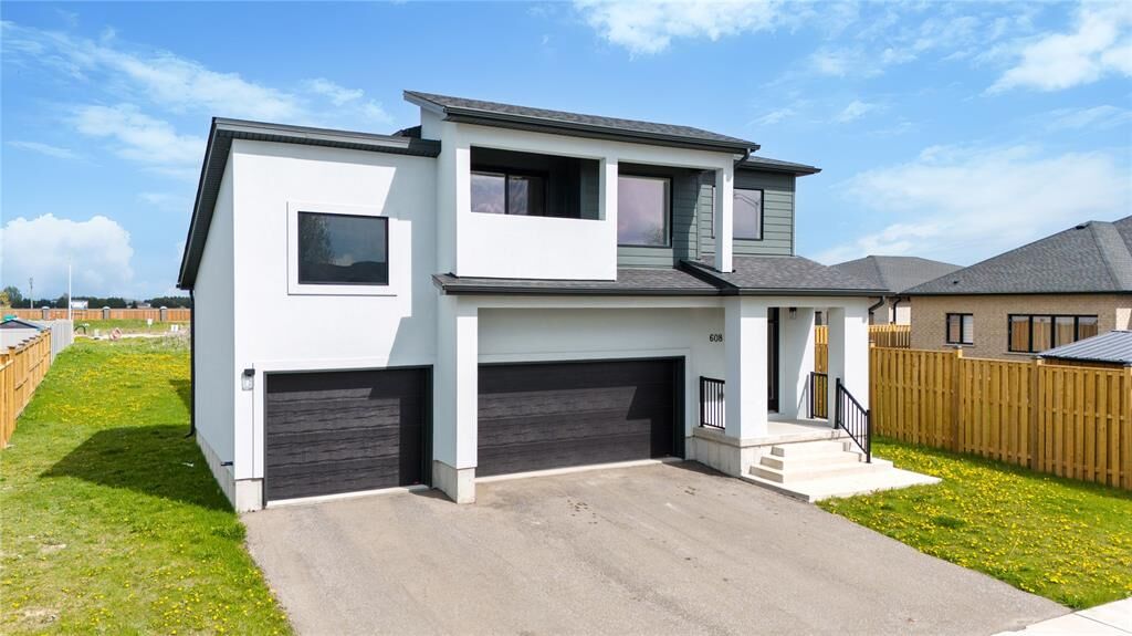 Property Photo: 608 Sweetbay Crescent ON N7S 0A8