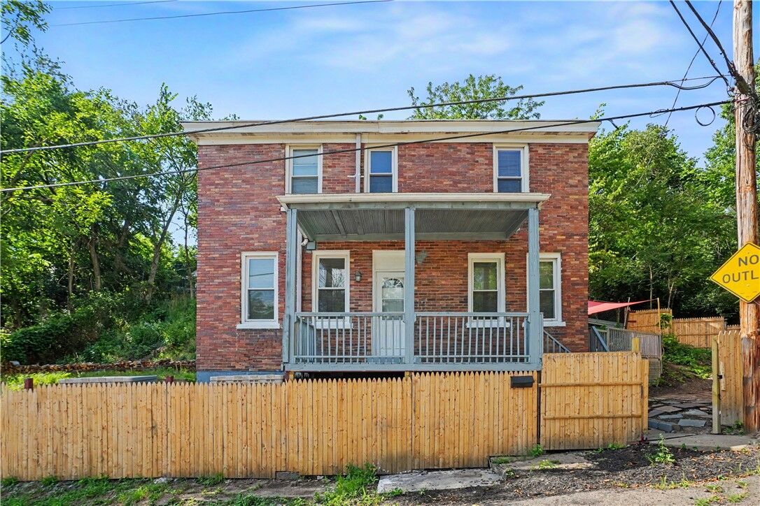 Property Photo: 8 Marne Way PA 15211