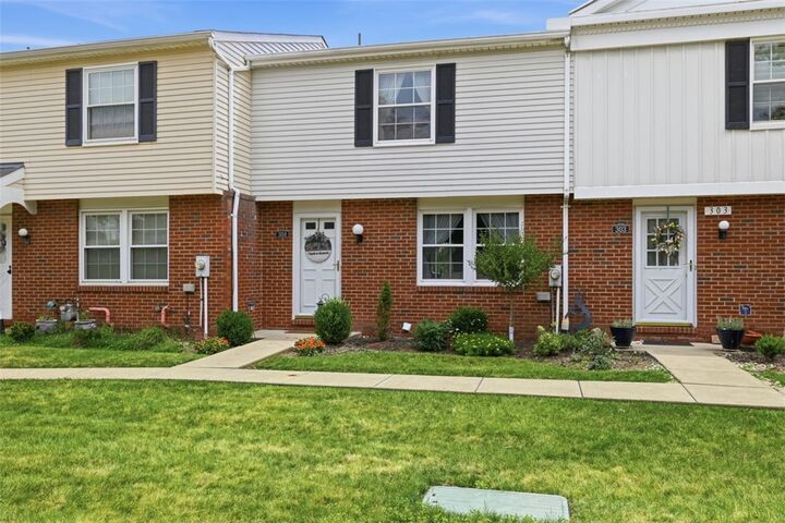 Property Photo: 304 Countryside Dr PA 15136