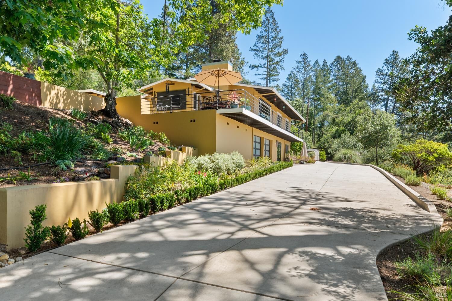 Property Photo: 460 Bella Vista Drive CA 94508