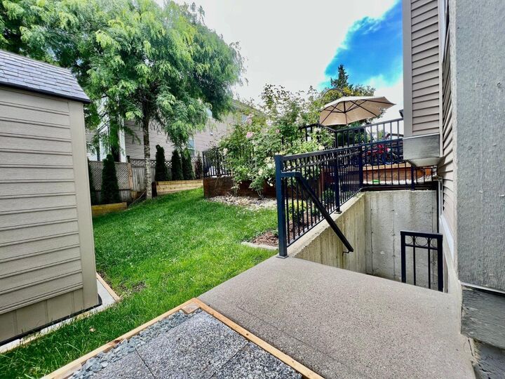 Property Photo:  