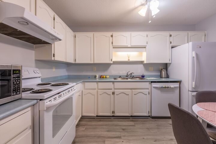 Property Photo: 31850 Union Avenue 211 BC V2T 4V2