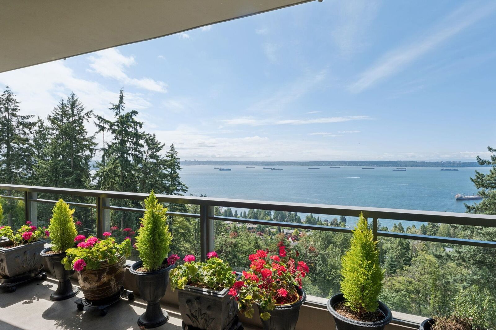 Property Photo:  3355 Cypress Place 902  BC V7S 3J9 