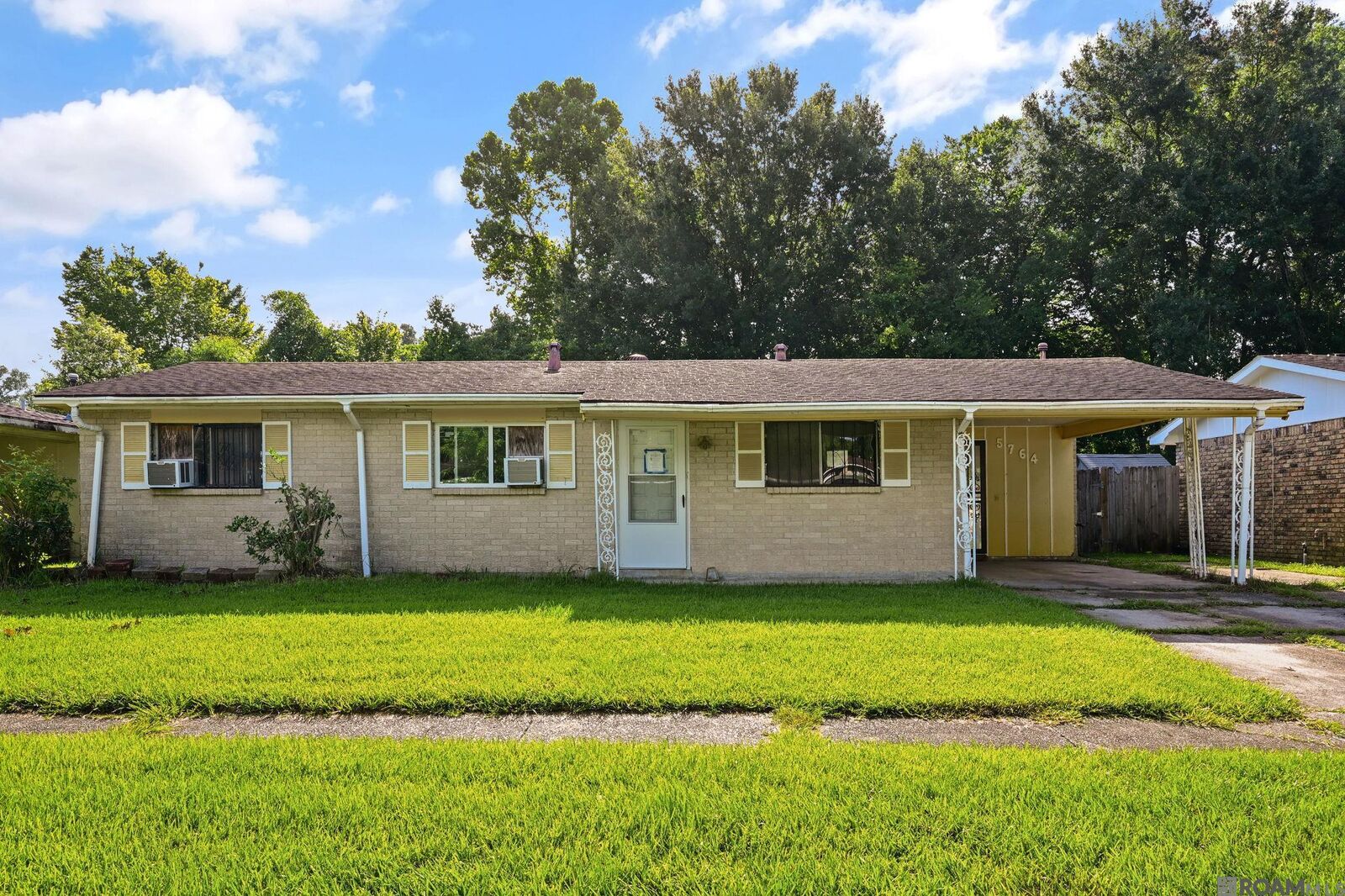 Property Photo:  5764 Hartford Ave  LA 70812 