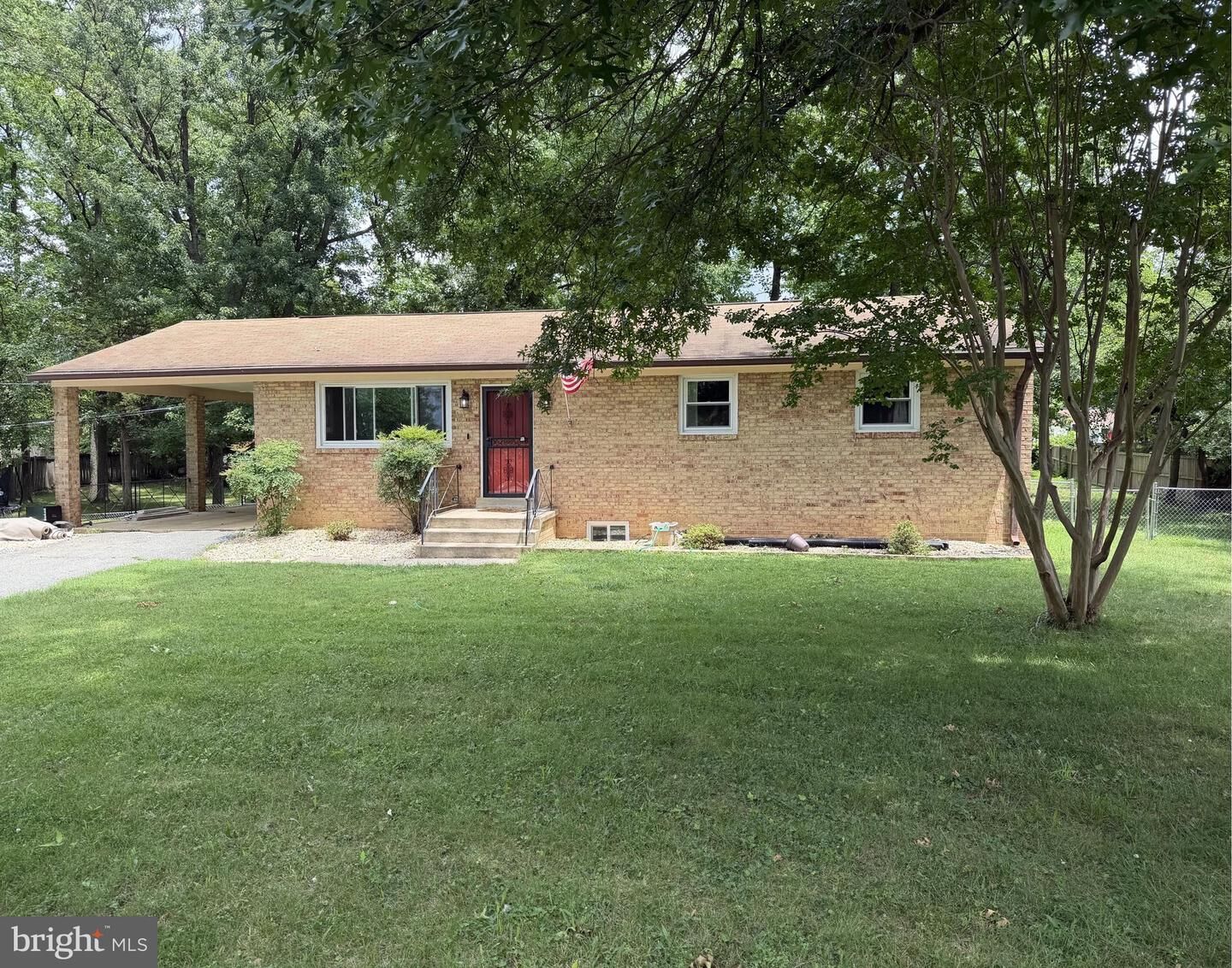 Property Photo:  8810 Bluffwood Lane  MD 20744 