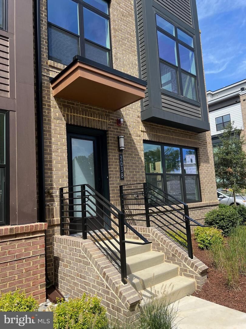 Property Photo: 2038 Tysons Ridgeline Road VA 22046