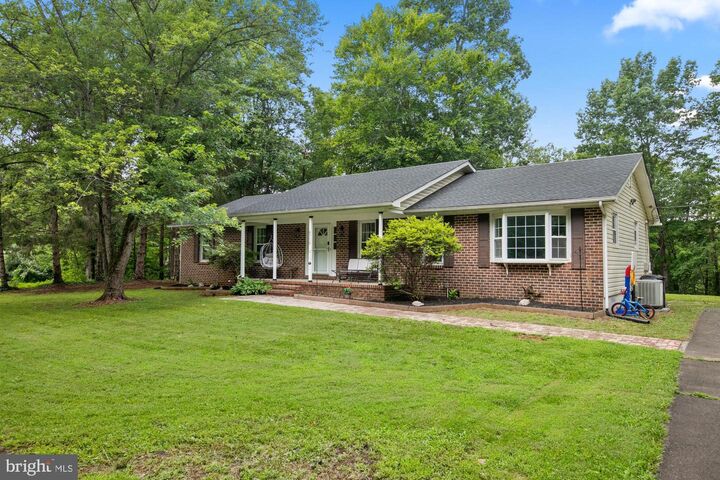 Property Photo: 6716 River Road VA 20111