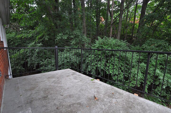 Property Photo: 2511 S Walter Reed Drive B VA 22206