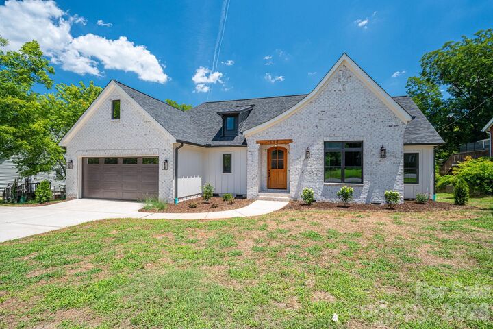 Property Photo:  526 N Aspen Street  NC 28092 
