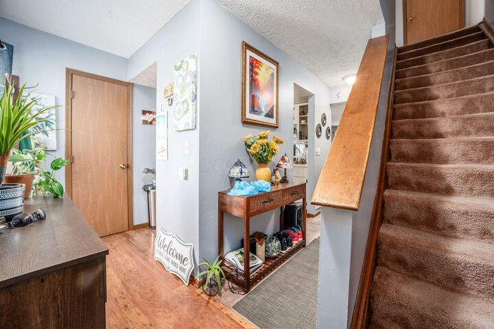 Property Photo:  1349 Lane On The Lake  OH 43235 