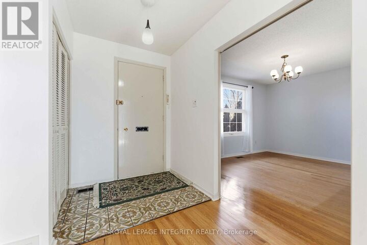 Property Photo:  1842 Playfair Drive  ON K1H 5S1 