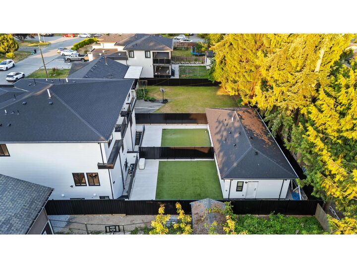 Property Photo:  11912 78B Avenue  BC V4C 1S1 