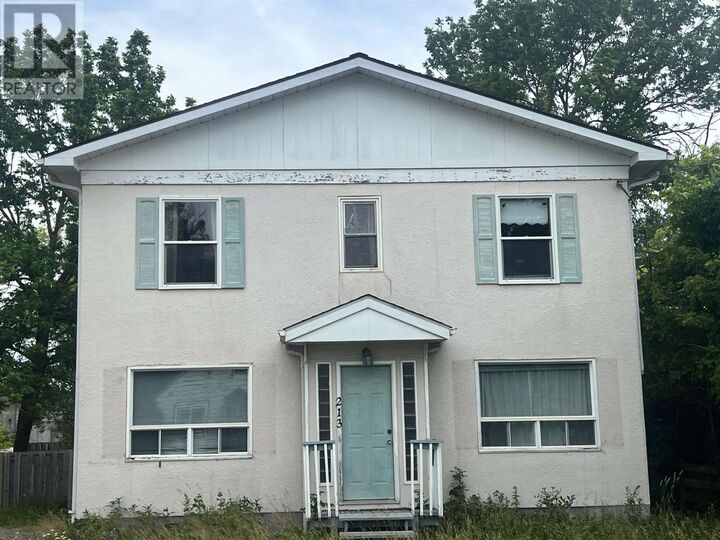 213-215 Gorrie St — photo 1