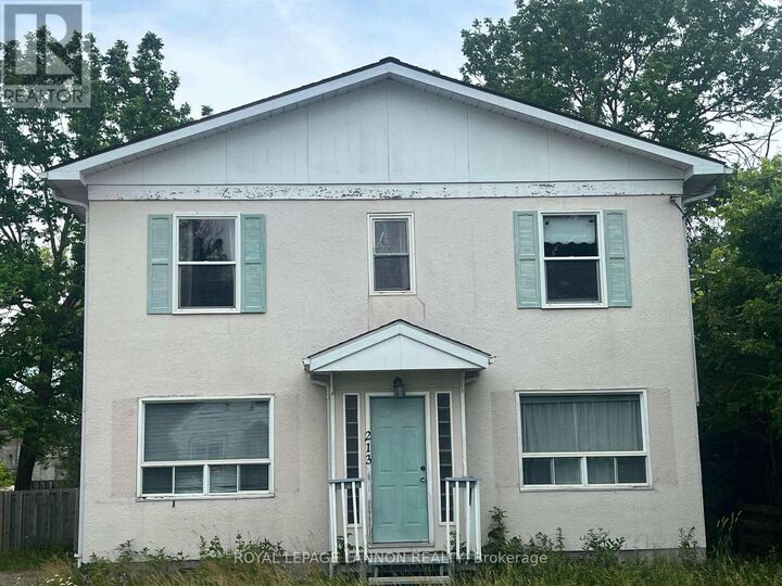 213-215 Gorrie Street — photo 1