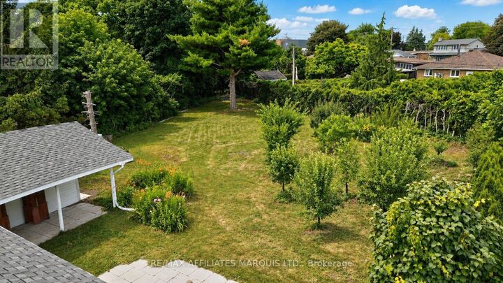 Property Photo:  777 Sandfield Crescent  ON K6H 5C4 