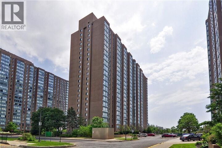 Property Photo:  145 Hillcrest Avenue 1003  ON L5B 3Z1 