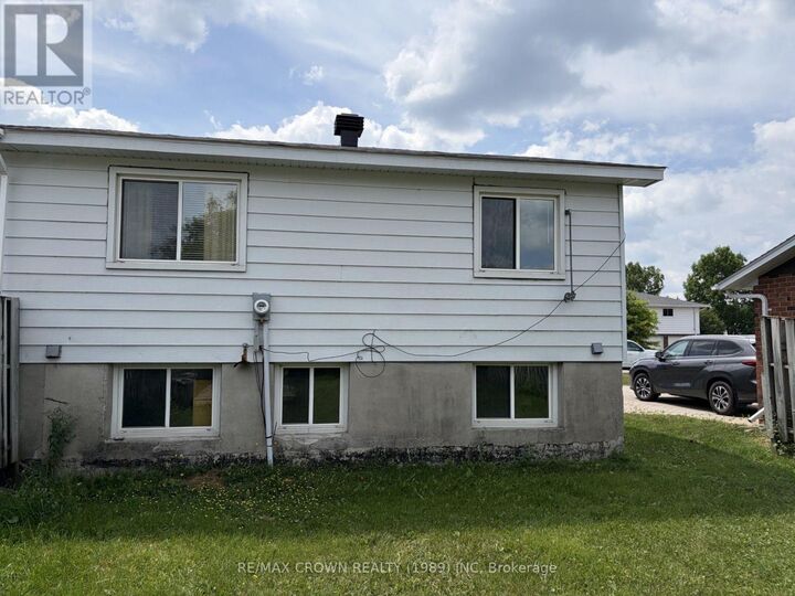 Property Photo:  144 Huron Avenue  ON P4N 7T3 