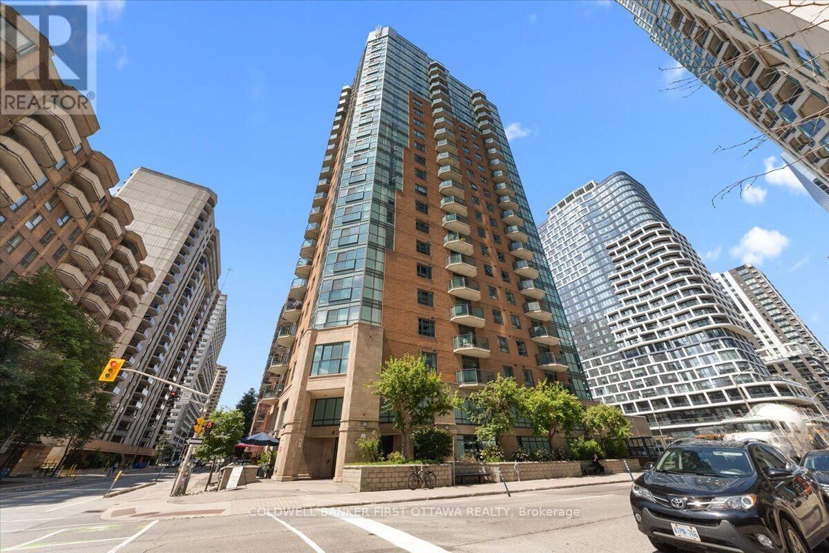 Property Photo: 445 Laurier Avenue West 1401 ON K1N 6R4