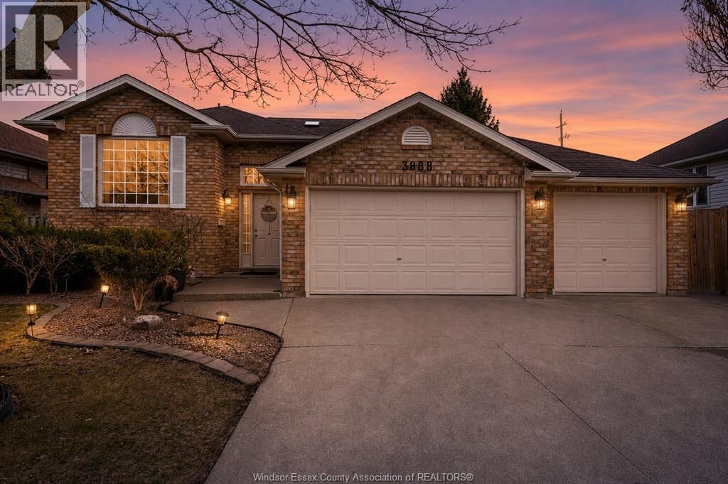 Property Photo:  3888 Aristotle Crescent  ON N9G 2N9 