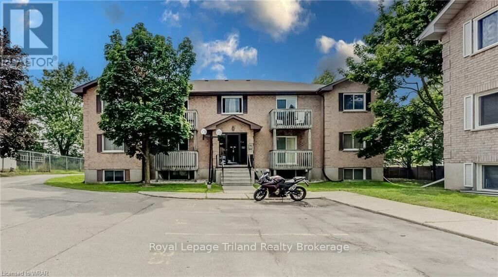 Property Photo:  266 Overlea Drive 503  ON N2M 5N3 