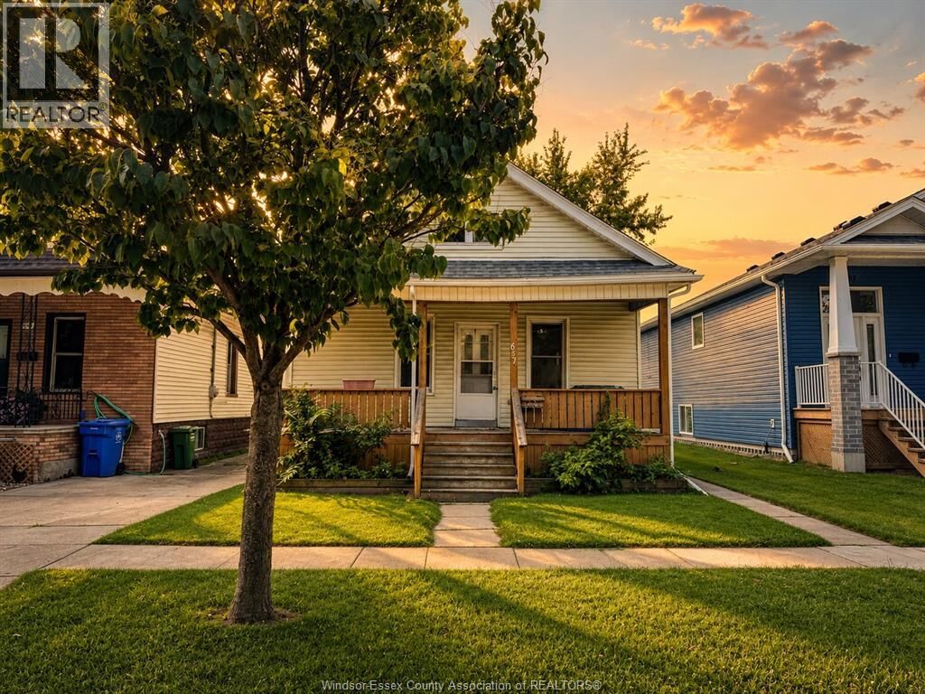 Property Photo:  651 Brock Street  ON N9C 2T1 