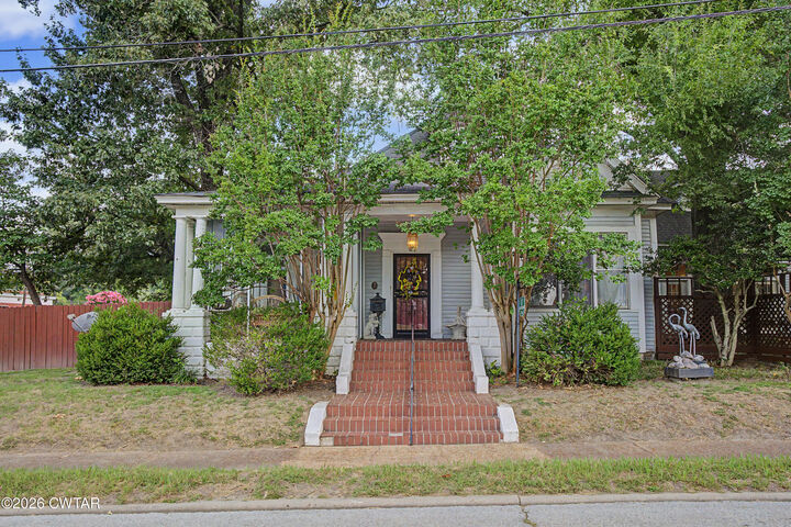 Property Photo: 17 W College Street TN 38012