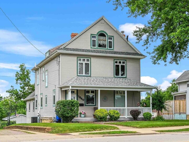 Property Photo:  1840 Asbury Road  IA 52001 