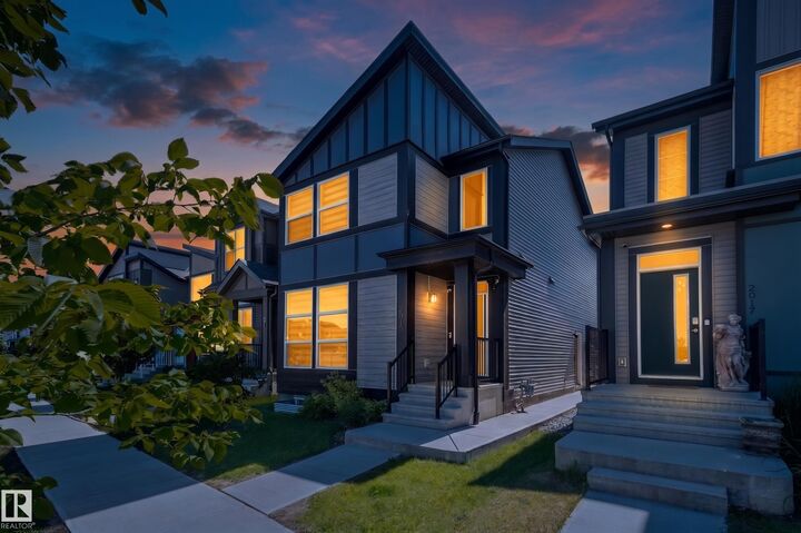Property Photo:  2015 Desrochers Drive SW  AB T6W 4Y9 