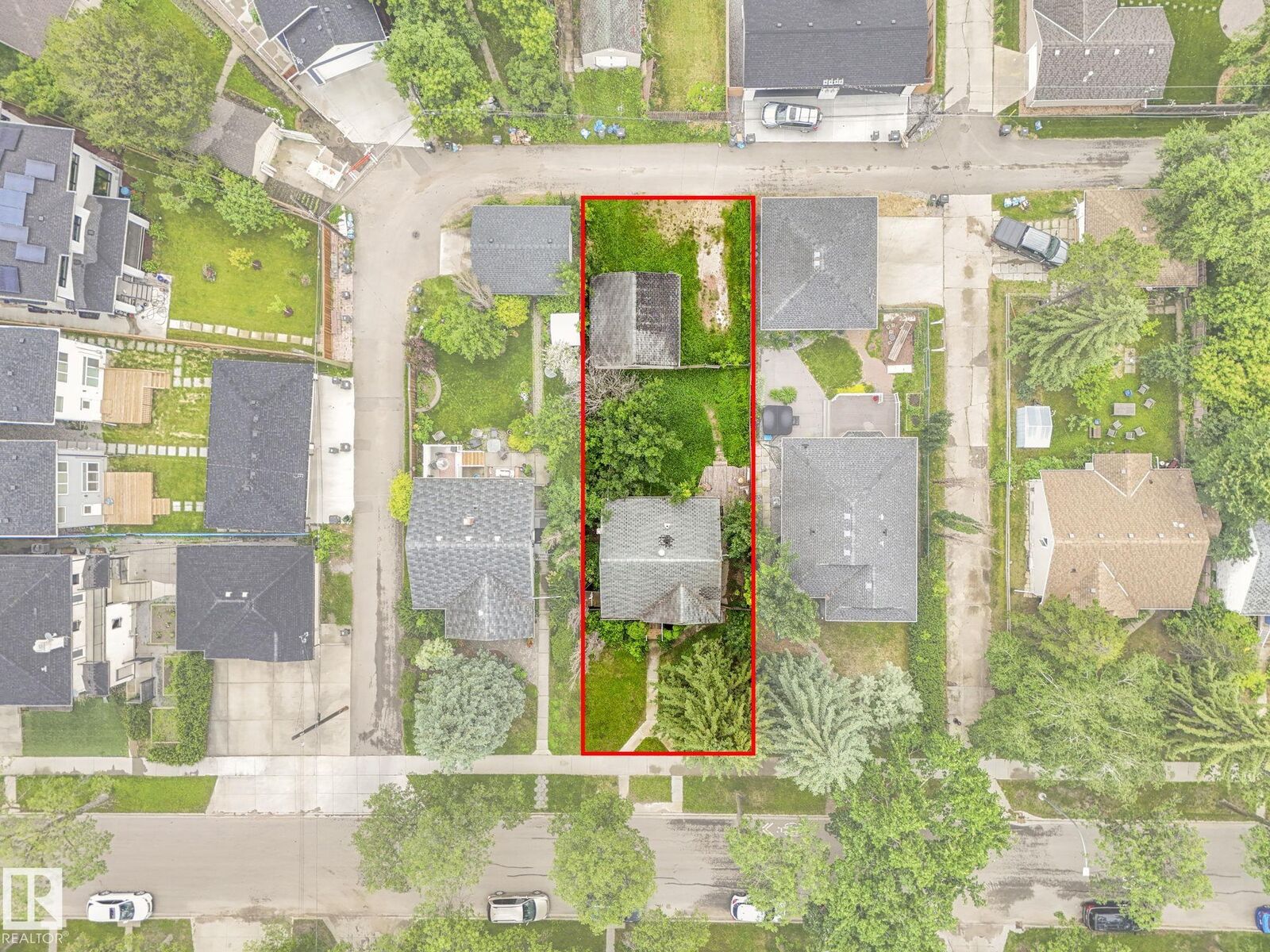 Property Photo:  7239 112 Street NW  AB T6G 1J4 
