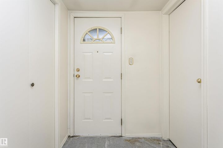 Property Photo: 10105 98 Avenue AB T8R 1G3