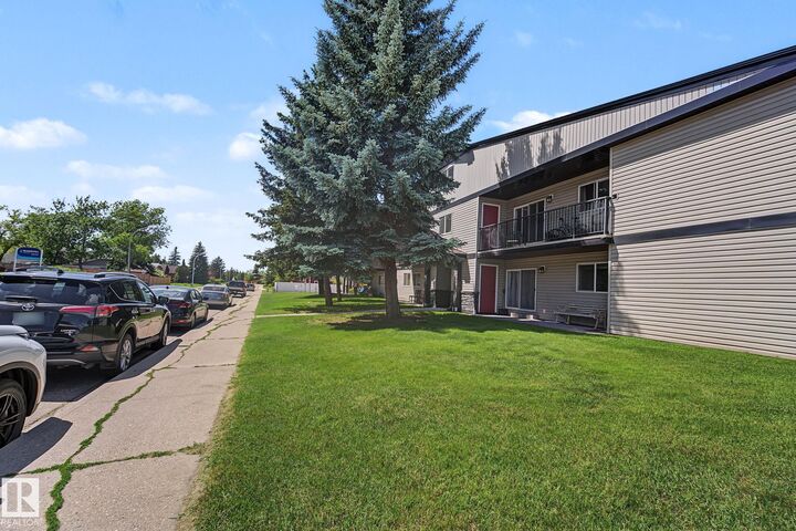 Property Photo: 11608 28 Avenue NW 6E AB T6J 4E3