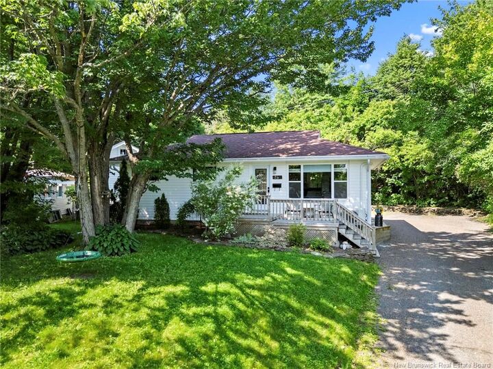 Property Photo: 26 Chelsea Court NB E3B 4N1