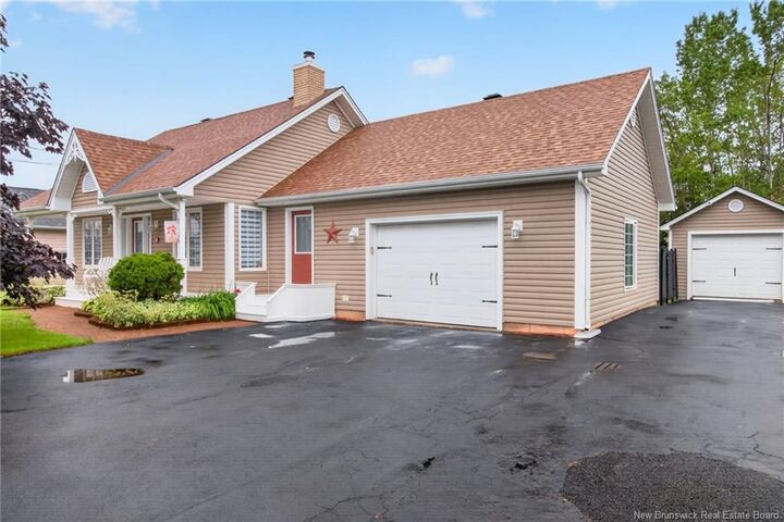Property Photo:  60 Anik Crescent  NB E1A 7T6 