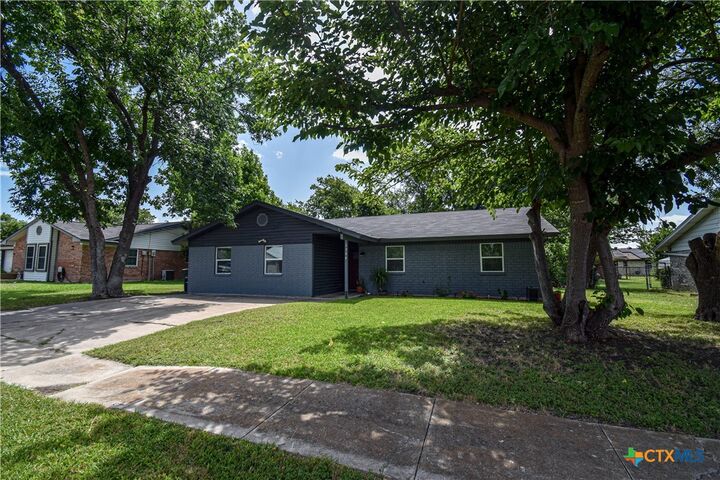 Property Photo:  1704 Godman Street  TX 76543 