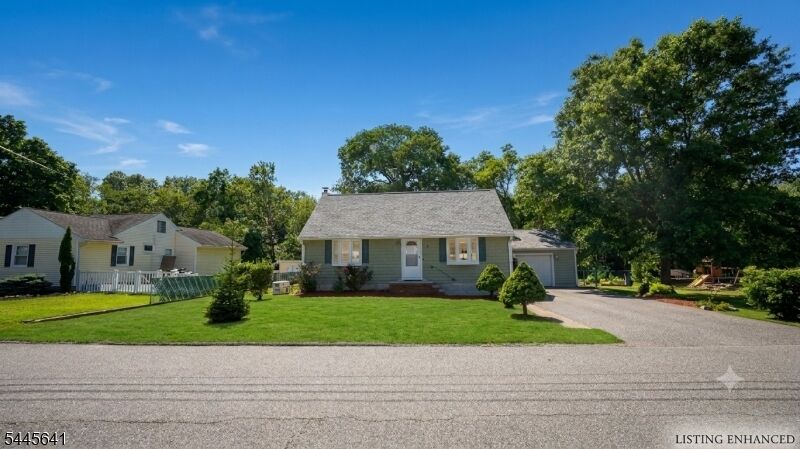 Property Photo:  31 Dupont  NJ 07470 