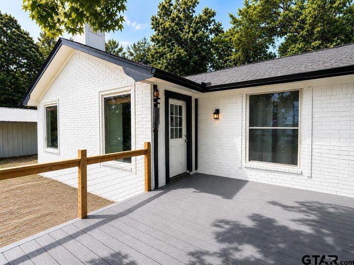 Property Photo:  22733 Creekwood Dr  TX 75762 
