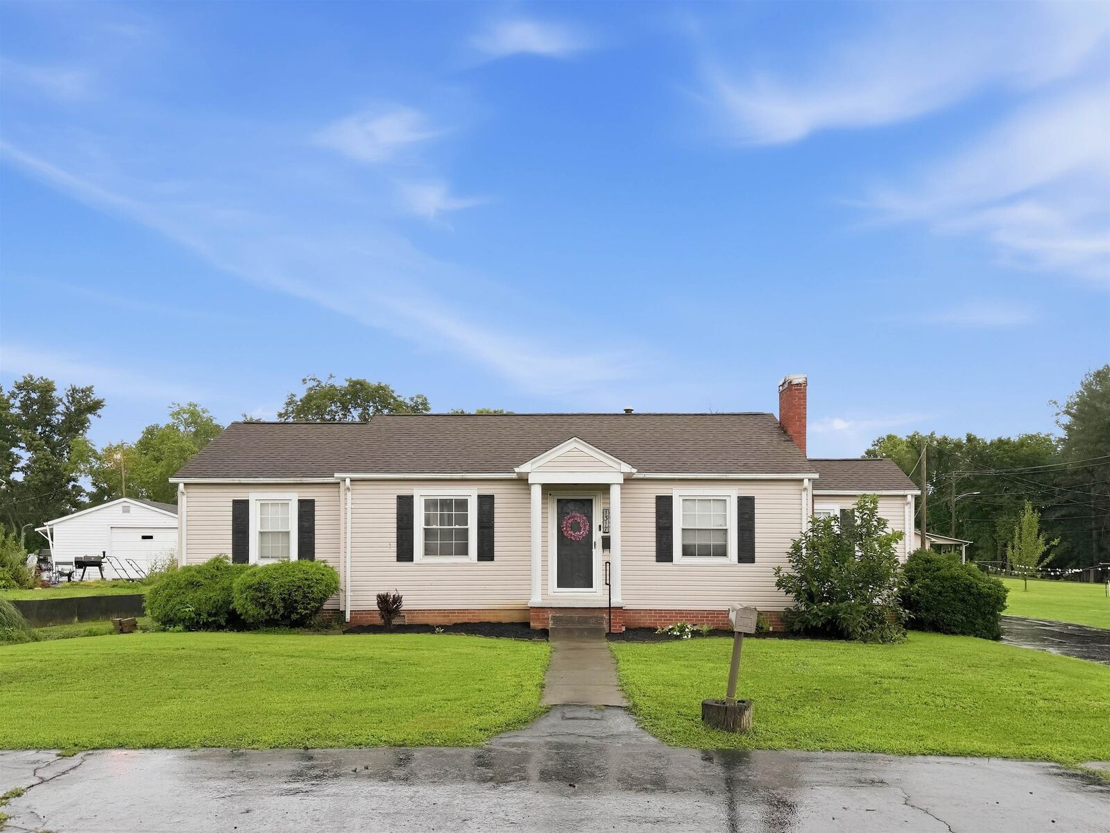 Property Photo: 1317 N Washington St KY 42459-0000