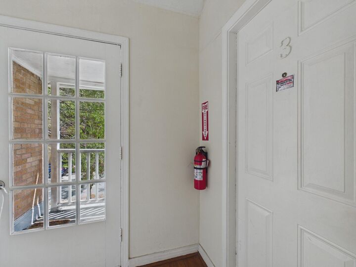 Property Photo: 5110 Academy Street 3 TX 77005