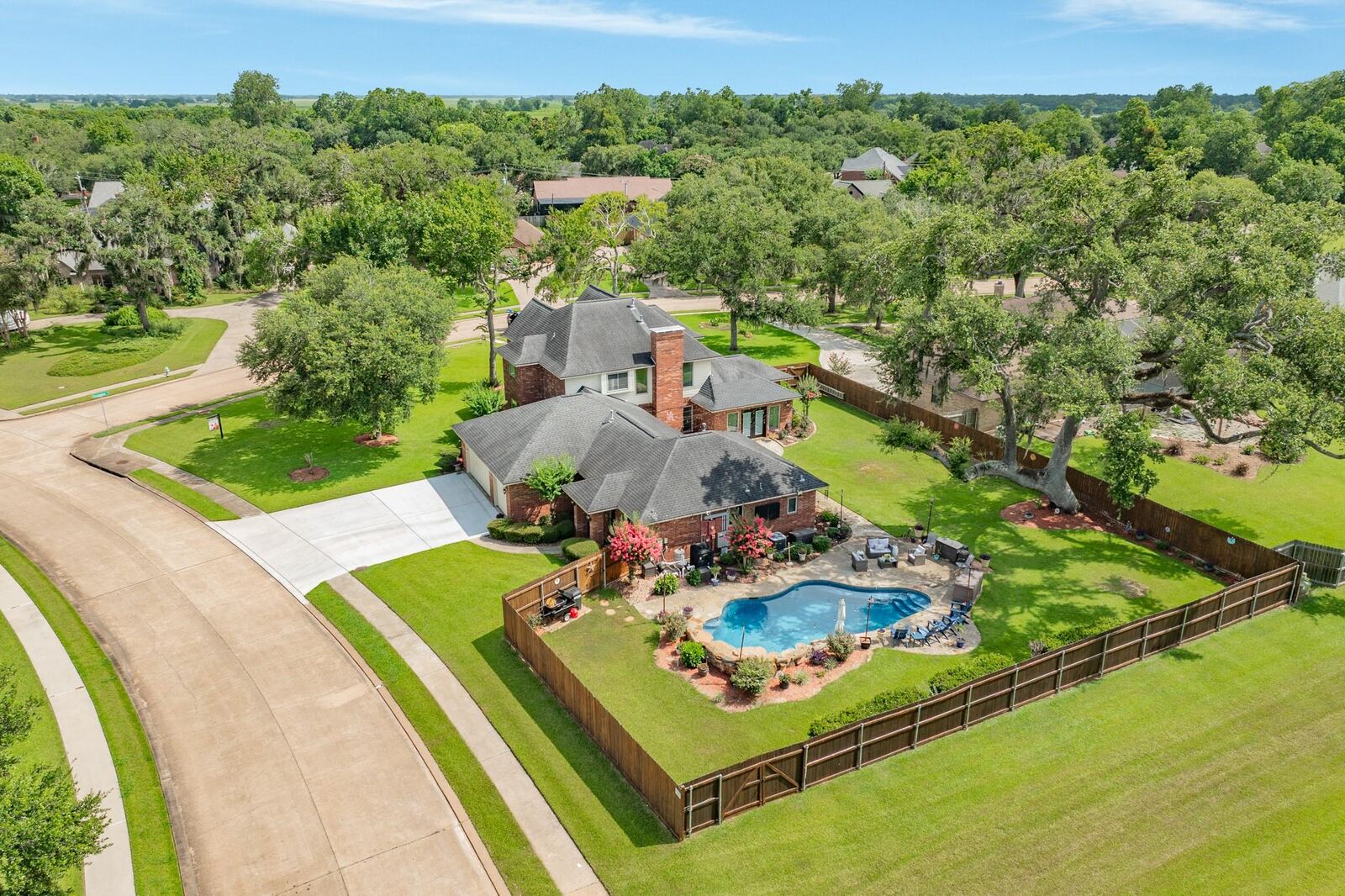 Property Photo:  52 Chesswood Court  TX 77566 
